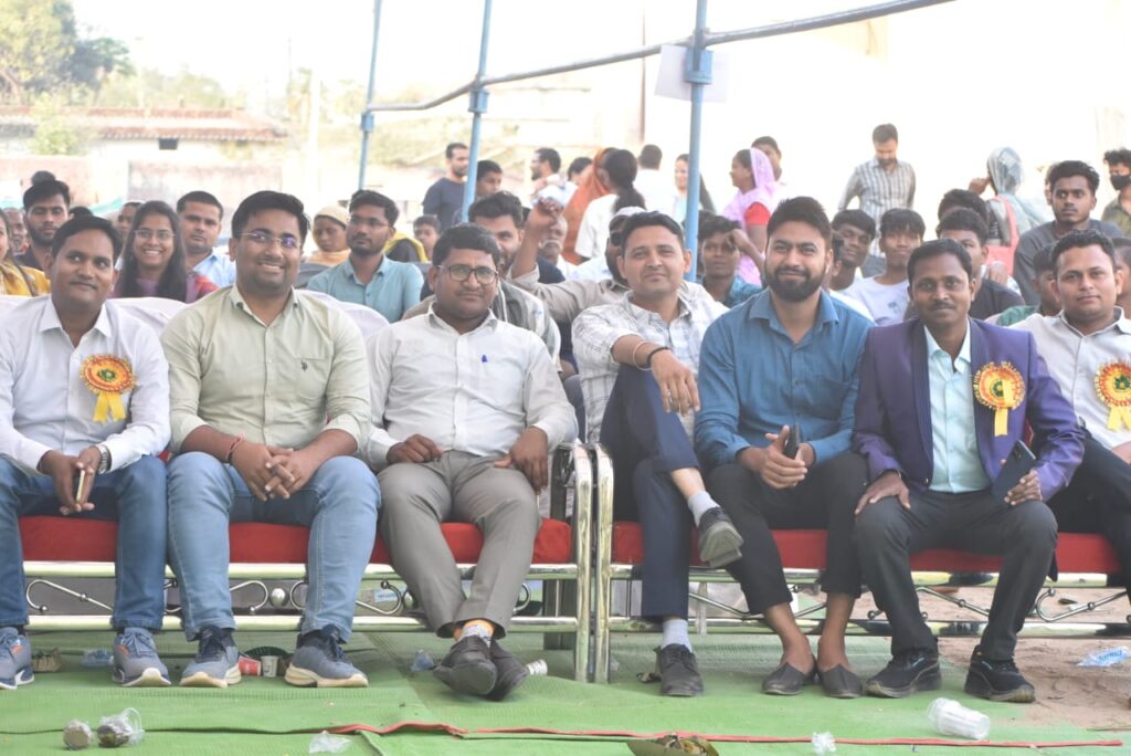 एकलव्य विद्यालय लैलूंगा ने मनाया धूमधाम से वार्षिक उत्सव, रंगारंग कार्यक्रमों की प्रस्तुति 3 1000127861