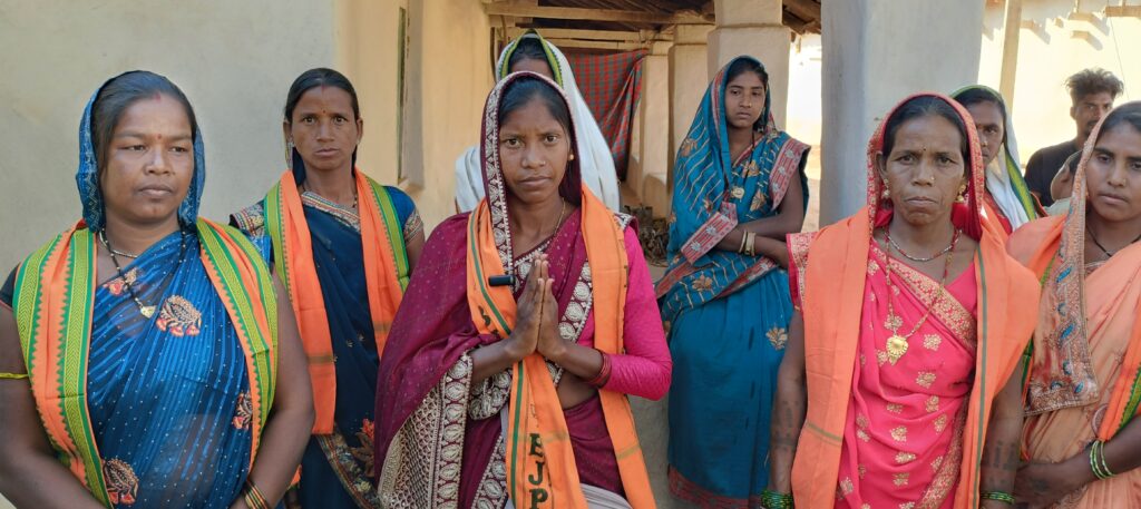 बीडीसी प्रत्याशी गेरसा से भगवती राठिया का क्षेत्र में दिख रहा लहर, जनता का मिल रहा समर्थन 2 1000141926
