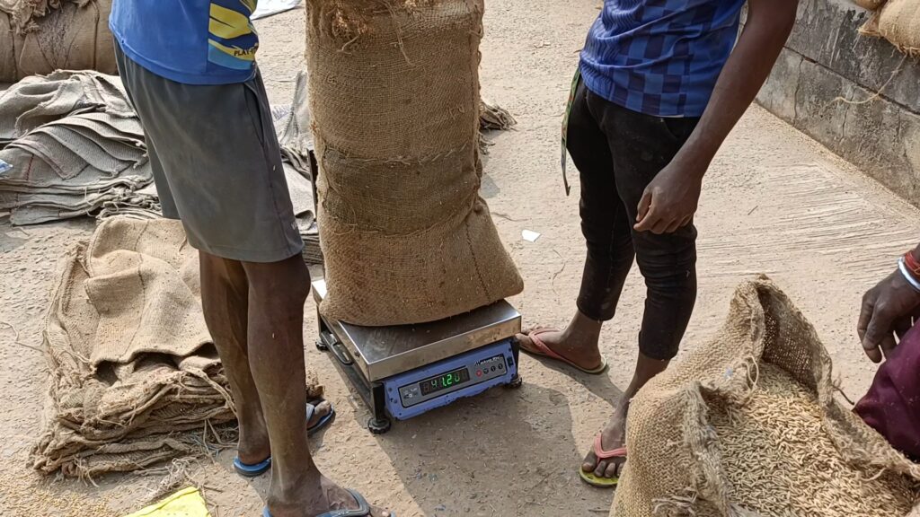 खड़गांव धान मंडी के घोटाले का मामला, जांच के बाद अब तक कार्यवाही मात्र नाम का... 2 IMG 20250318 13292442