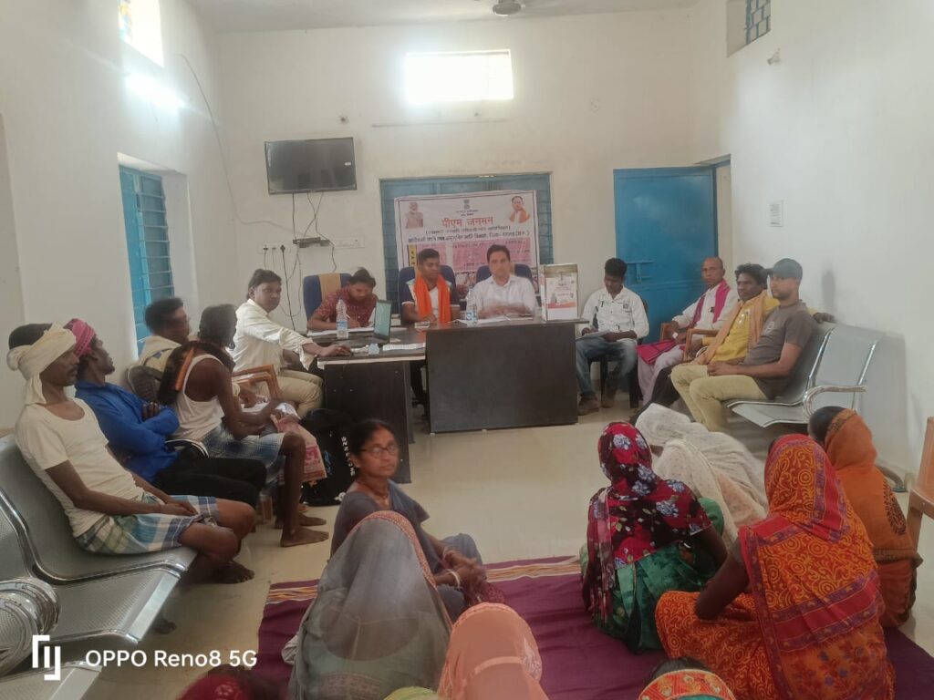 जनपद उपाध्यक्ष कर रहें गांव का दौरा, सुशासन तिहार व्यवस्था पर रख रहें पैनी नज़र 2 1000262147