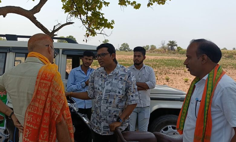 Puc चलान काटने वालों को भाजपा नेताओं ने लगाई डांट फटकार, प्रशासन की अनदेखी की मार झेल रहें ग्रामीण... 1 IMG 20250424 WA0006