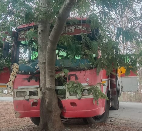 तेजपुर के पास पूर्णागिरी बस हुई दुर्घटनाग्रस्त, कई यात्री घायल :- सूत्र 2 1000327159