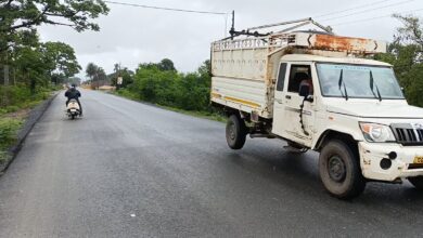 पुल के ऊपर धस रही नई बनी सडक, श्रीजी कंपनी का घटिया निर्माण, पीडब्लूड़ी मौन....मामला बायसी कॉलोनी का.. 1 IMG 20250706 WA0002