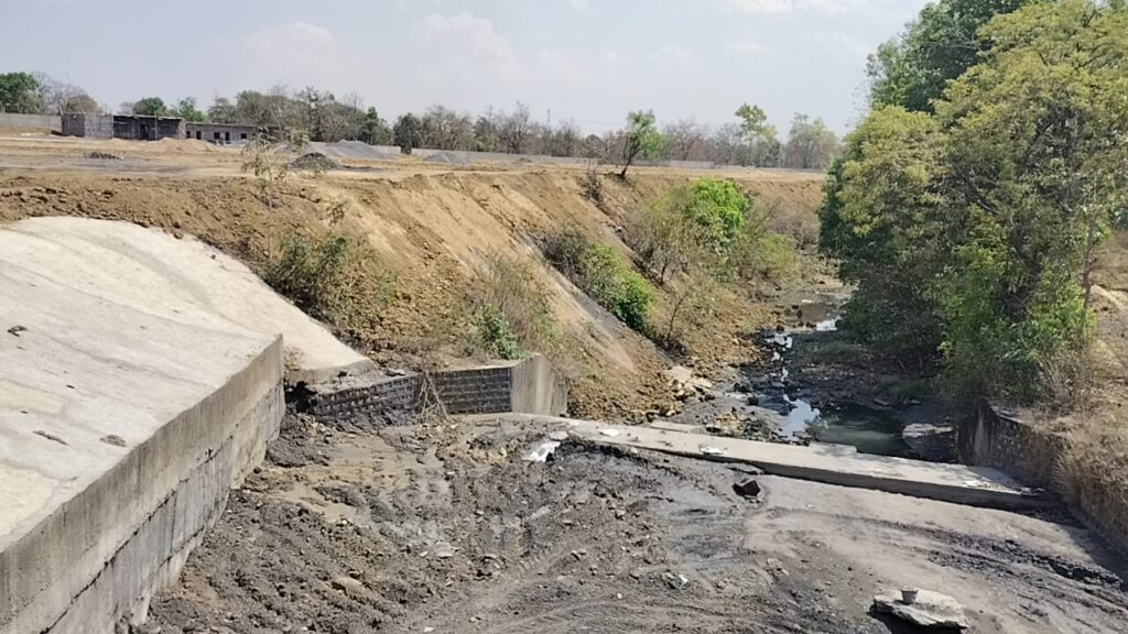 जिंदा नाला कागजों में, जमीन पर राख का कब्जा 4 1000522629