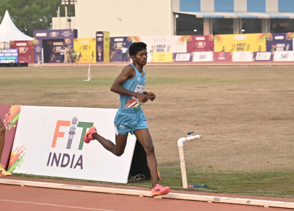 उधार के जूतों से सूरज माशी ने जीता रजत पदक.. 2 1002193887