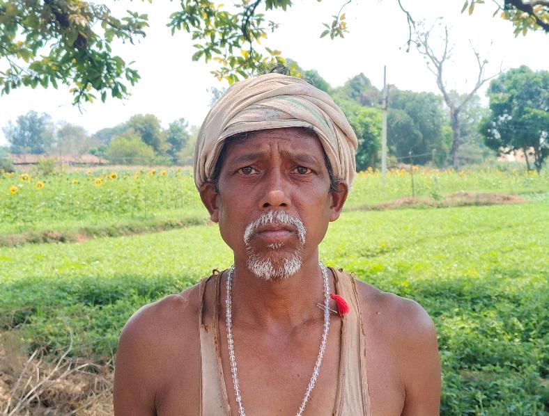 धरमजयगढ़: कोयलार पंचायत में सरकारी योजनाओं में बड़ा खेल, रोजगार सहायक पर गबन का आरोप 2 1000534508