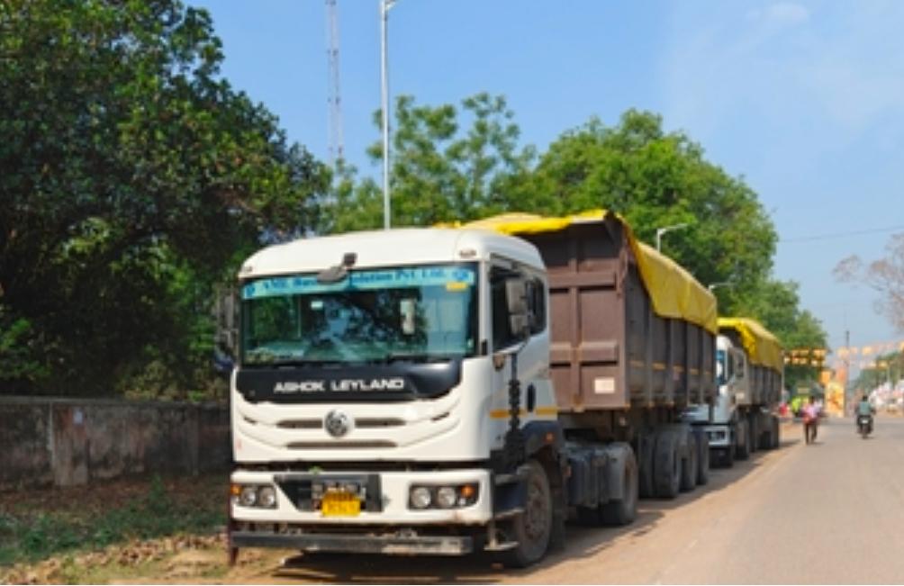 ज्ञापन की राजनीति बनकर रह गई नेता की सक्रियता, फ्लाईएश की जहरीली धूल में घुट रही धरमजयगढ़ की जनता 2 1002221561