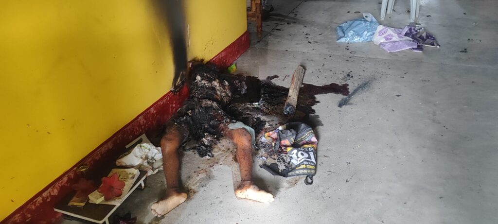 धरमजयगढ़ के क्रोंधा में दो अधजले शव मिलने से सनसनी, जमीन विवाद में हत्या की आशंका; फॉरेंसिक और डॉग स्क्वॉड जांच में जुटे 2 1002986625