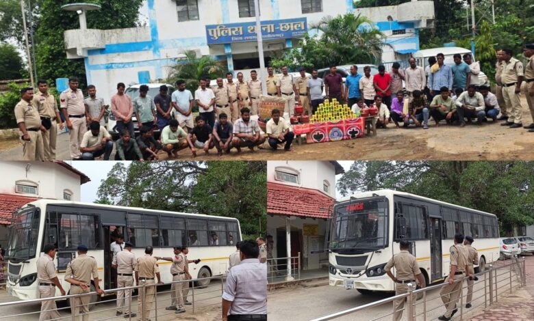 एक बस में भरकर 33 जुआरियों को पुलिस लाई कोर्ट, धरमजयगढ़ में देखने उमड़ी भीड़ 1 IMG 20260720 WA0014