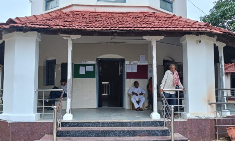 SDM कार्यालय में महीनों से भटक रहा हितग्राही! एक कर्मचारी भेजता हैं दूसरे के पास, गजब का खेल, आखिर फाइलें क्यों अटक रही.... 1 IMG 20260721 WA0009